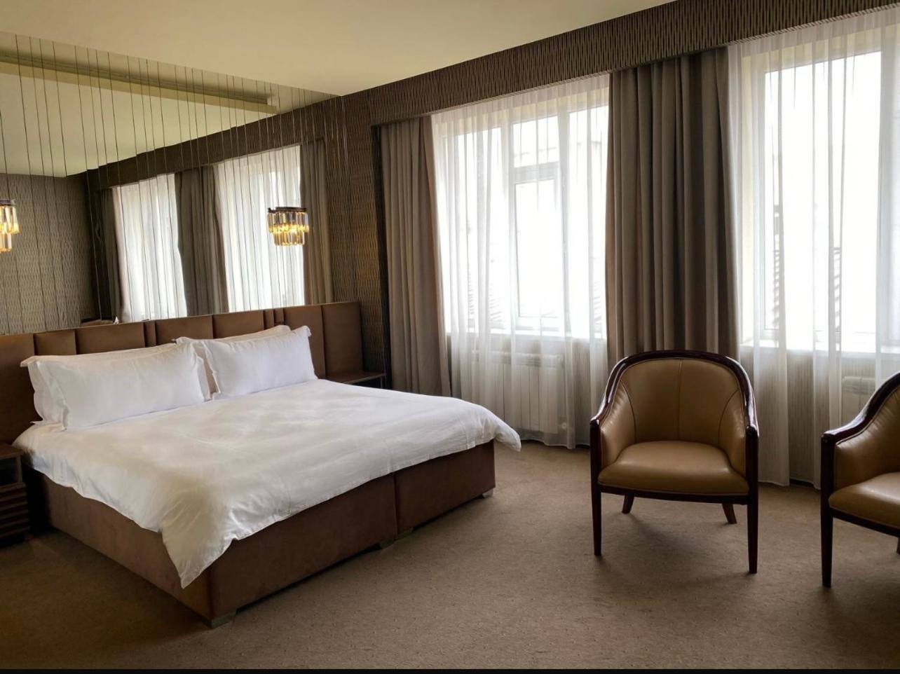 Barhat Hotel & Spa Taraz Zewnętrze zdjęcie