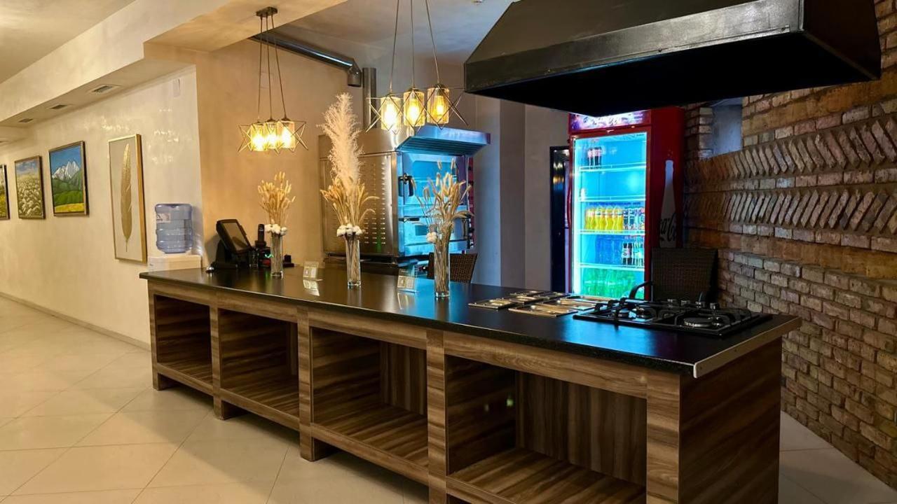 Barhat Hotel & Spa Taraz Zewnętrze zdjęcie