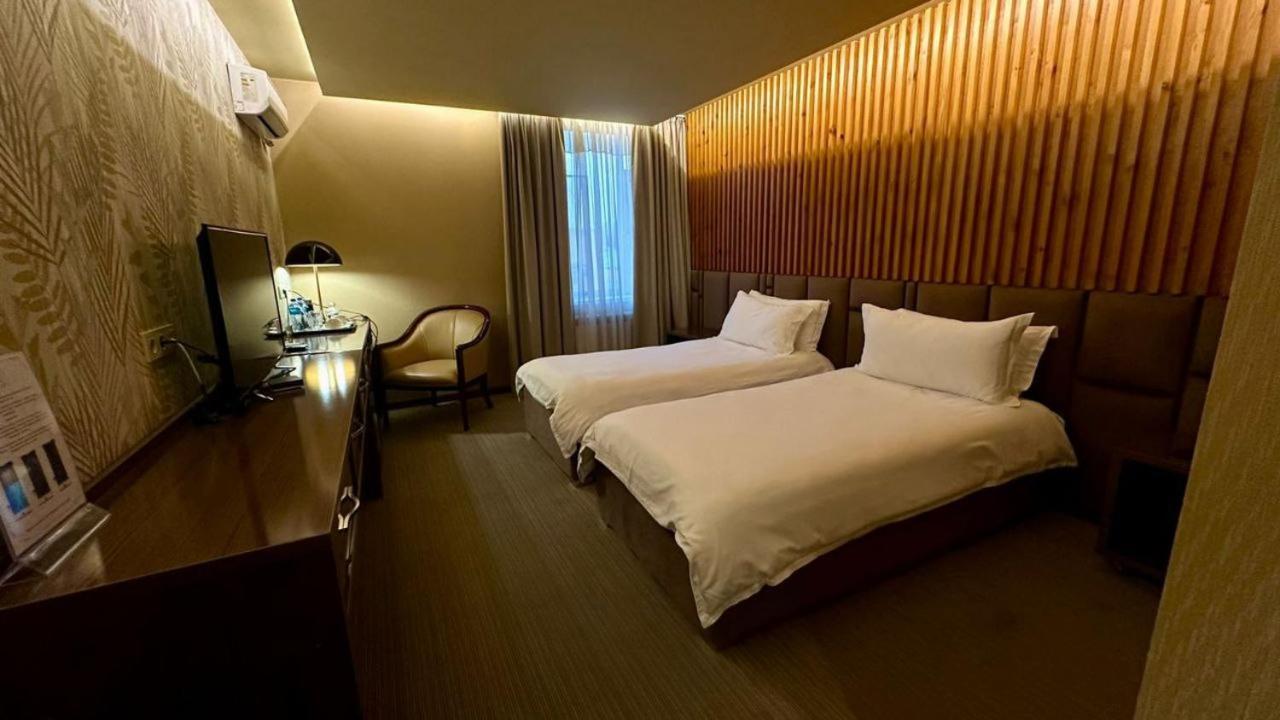 Barhat Hotel & Spa Taraz Zewnętrze zdjęcie