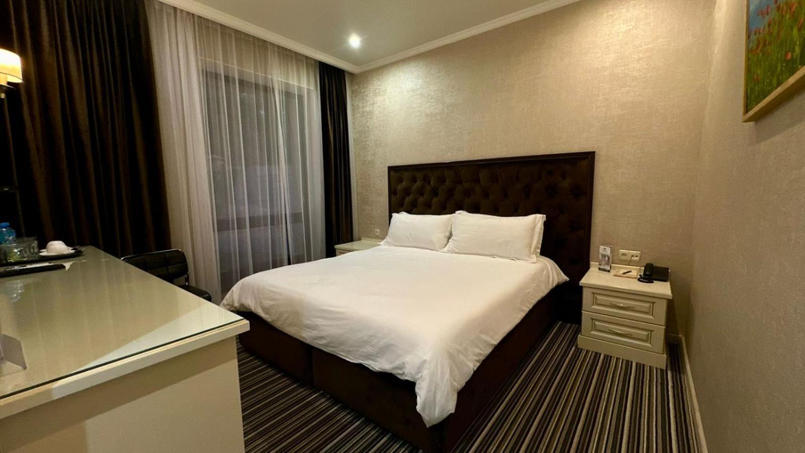 Barhat Hotel & Spa Taraz Zewnętrze zdjęcie