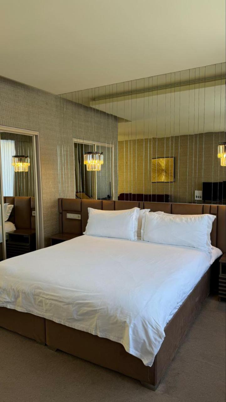 Barhat Hotel & Spa Taraz Zewnętrze zdjęcie