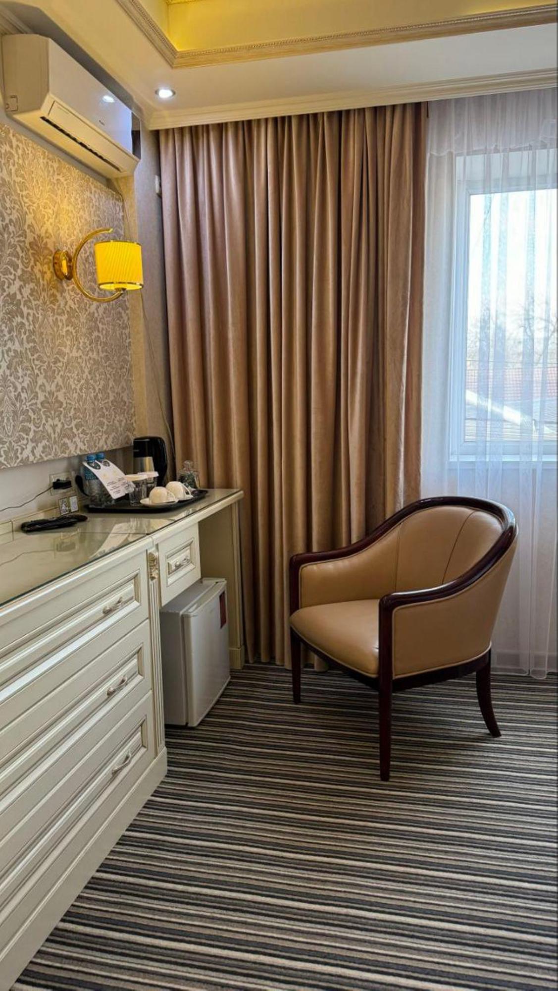 Barhat Hotel & Spa Taraz Zewnętrze zdjęcie